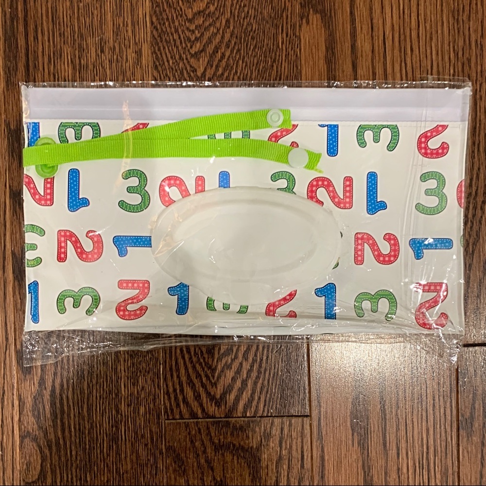 NWT {Wipes Holder}